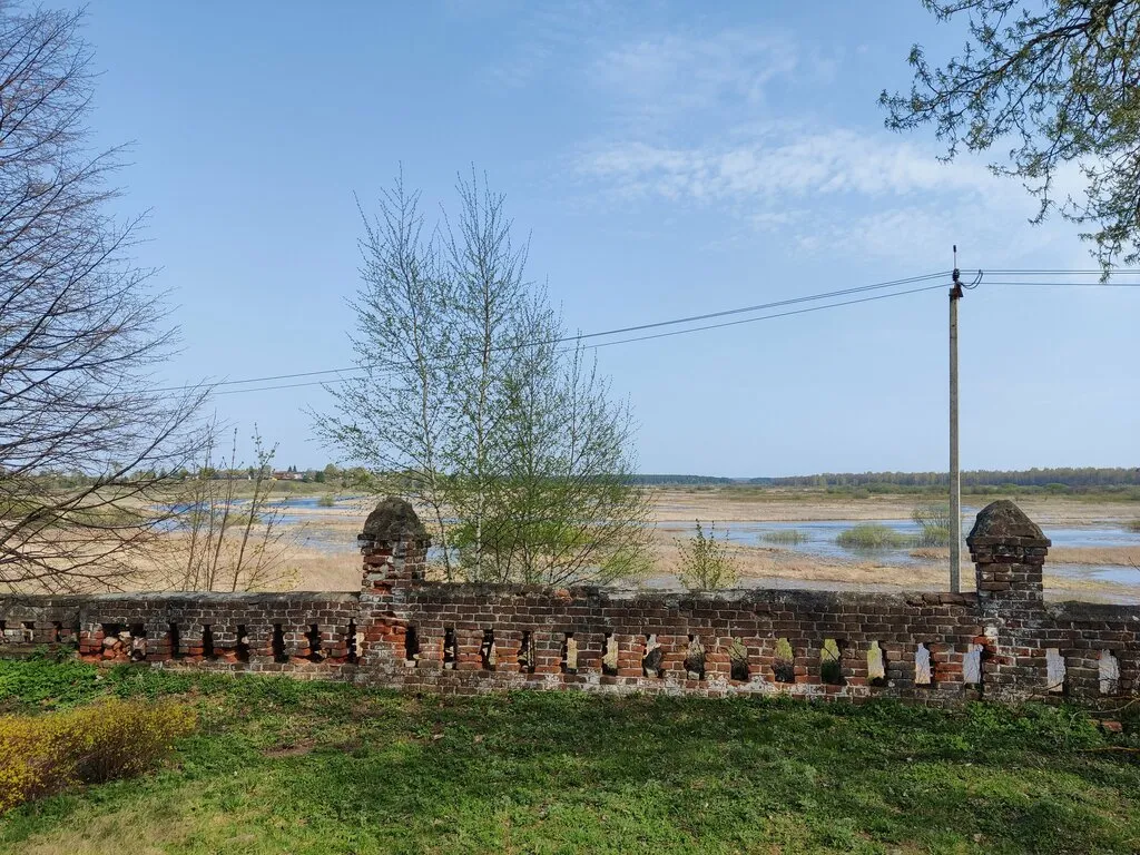 Территория храма